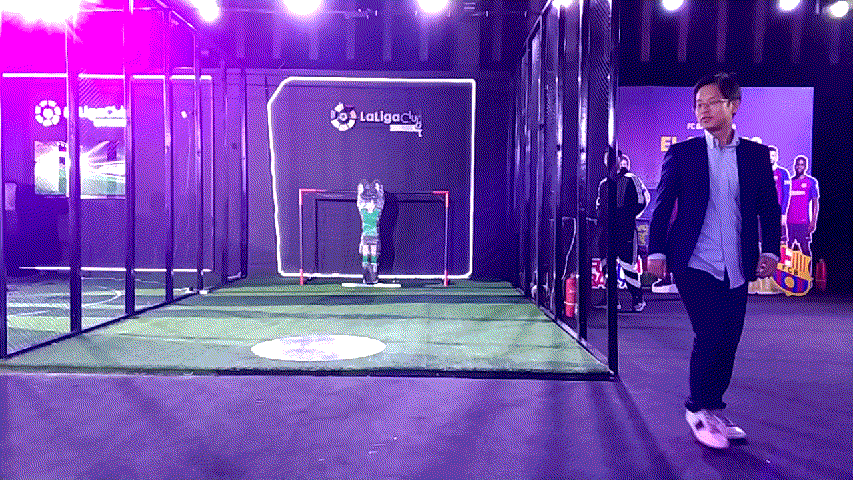 RoboKeeper Zhengmai AI football goalkeeper robot cooperates with LaLiga club, Early Version